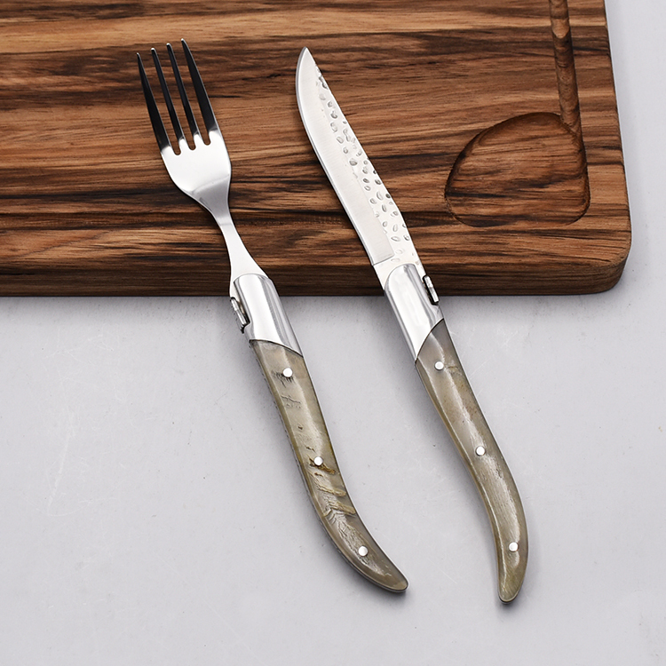Amazon Hot selling sheep horn handle france laguiole stainless steel flatware set cutlery set steak knife with gift box